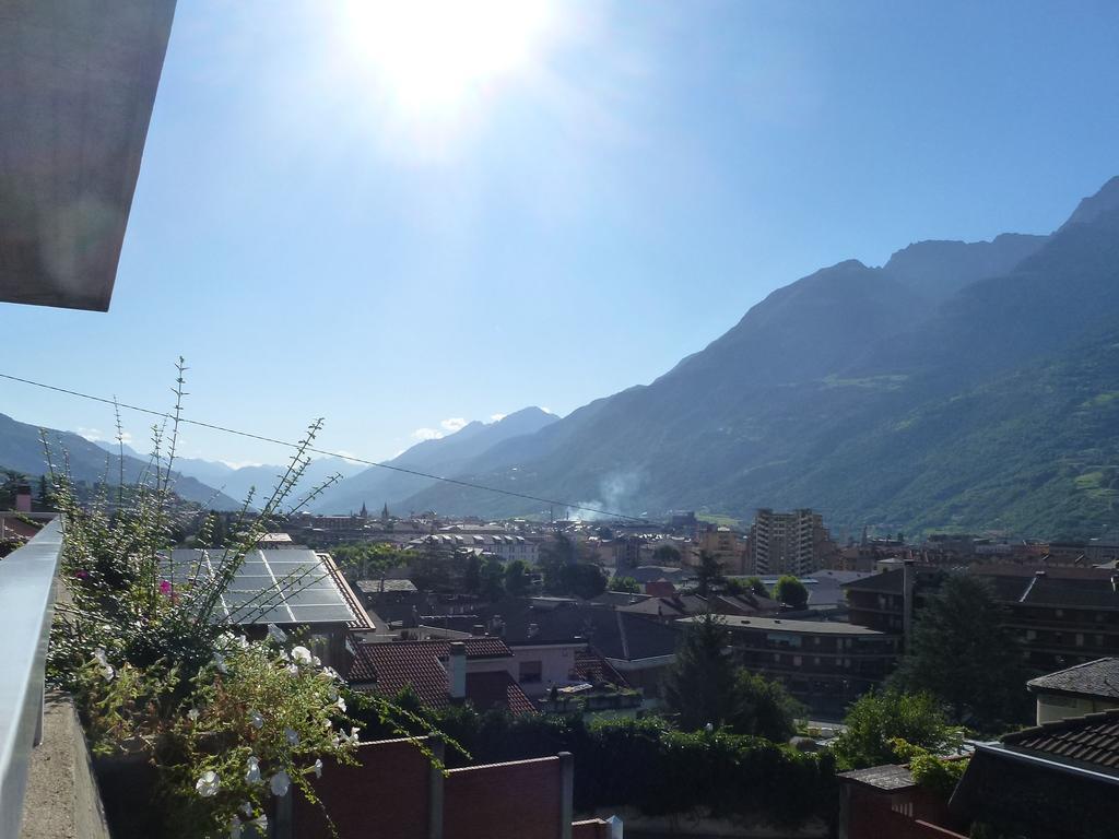 La Betulla Appartamento Confortevole Wifi E Parking Free Aosta Eksteriør billede