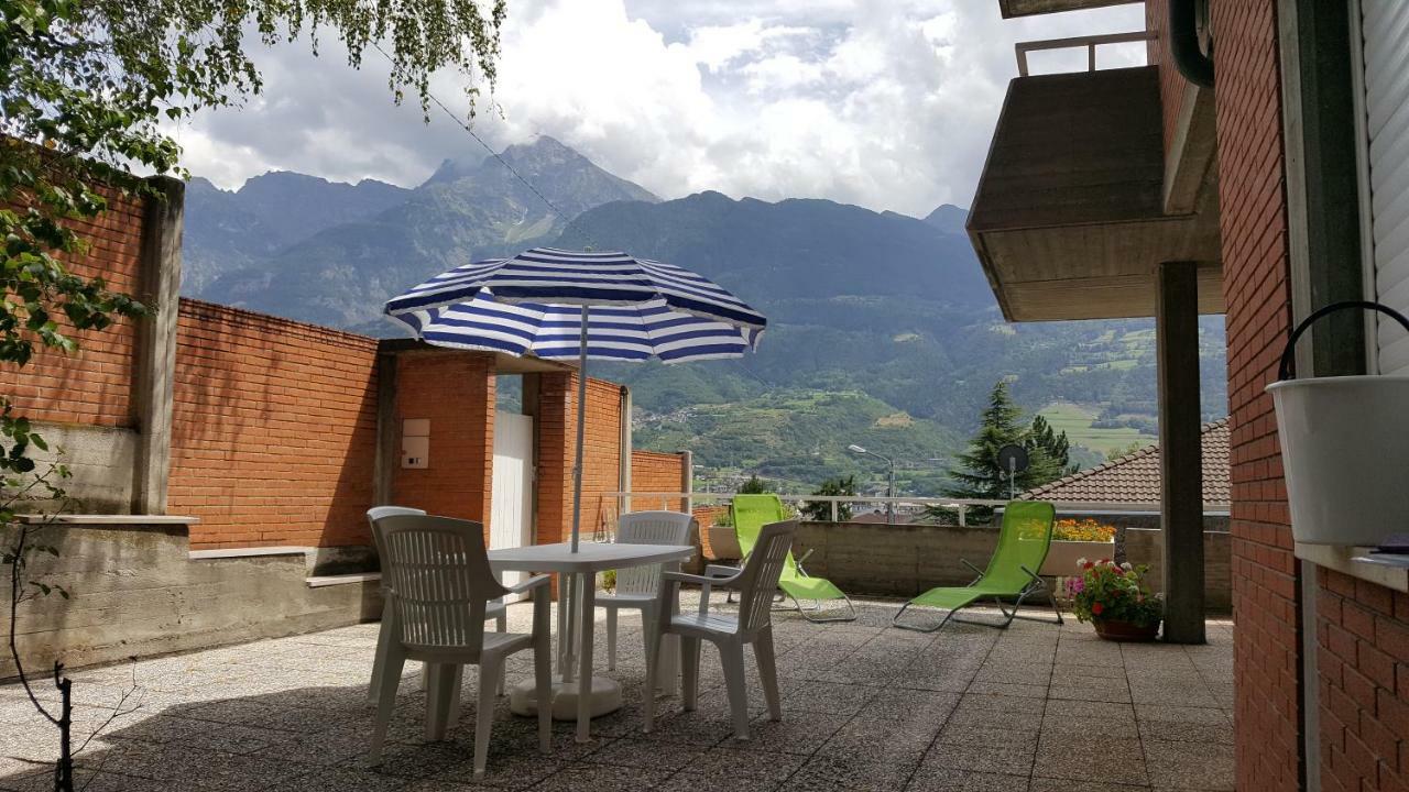 La Betulla Appartamento Confortevole Wifi E Parking Free Aosta Eksteriør billede